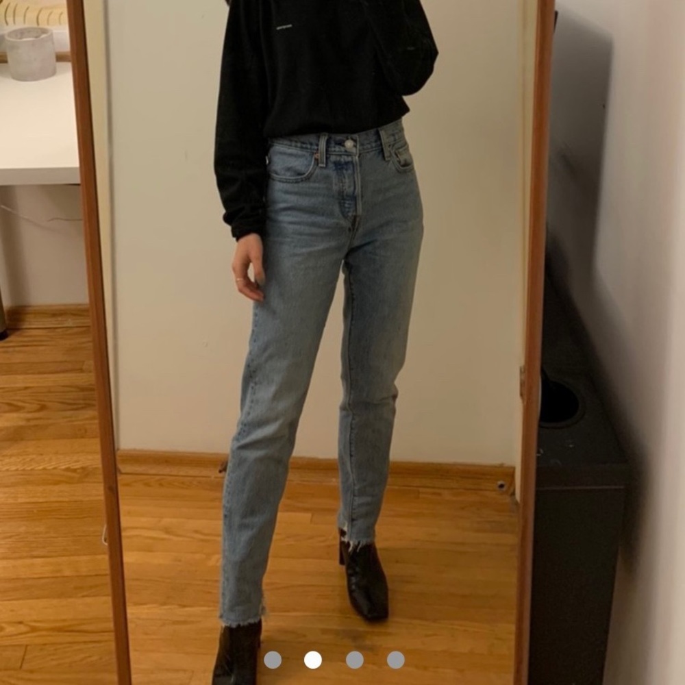 COPY - Light blue Levi wedgie jeans